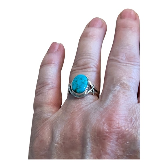 Aztec NV Turquoise Size 8. 9x13mm Bezel Set w/ side crosses in Sterling Silver. - Picture 1 of 12